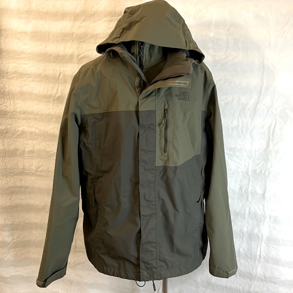 The North Face Jacket Men Hyvent 2 in 1 Waterproof Size L.